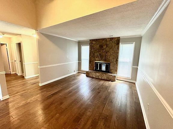 4th image of 1021 Sharpsburg Dr SE
