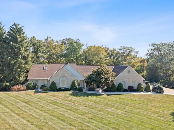 5208 Stonetrace Dr, Cincinnati, OH 45251