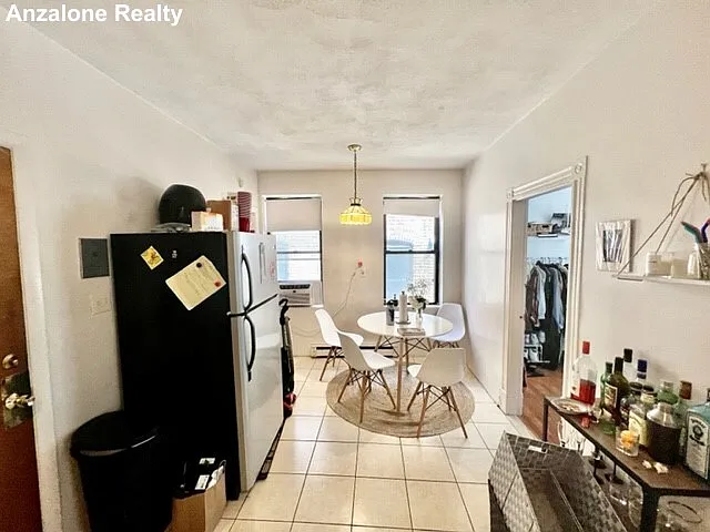 3 bed, 750 sqft, $4,000 — Photo 3