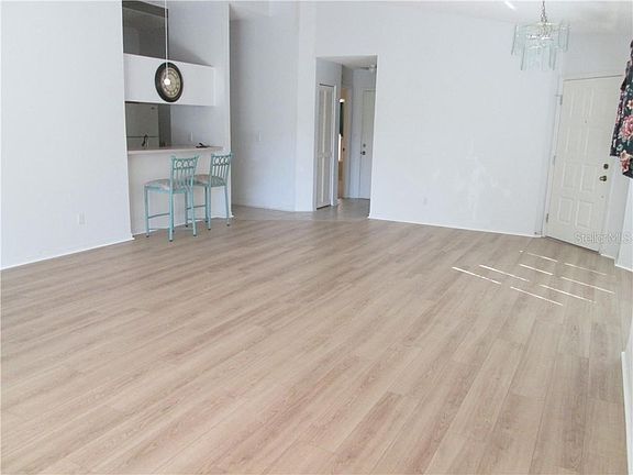 5th image of 645 McDaniel St