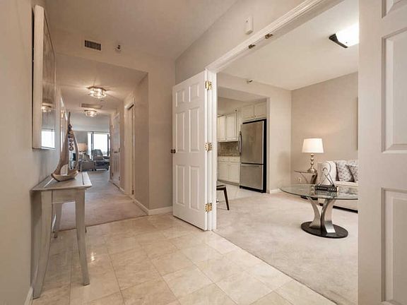 4th image of 555 Laurel Ave APT 522