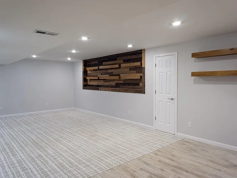 7492 Fairfield Lakes Dr — Photo 32