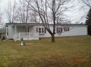 5312 Southampton Dr, Lapeer, MI 48446