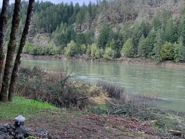 6346 Tyee Rd, Umpqua, OR 97486