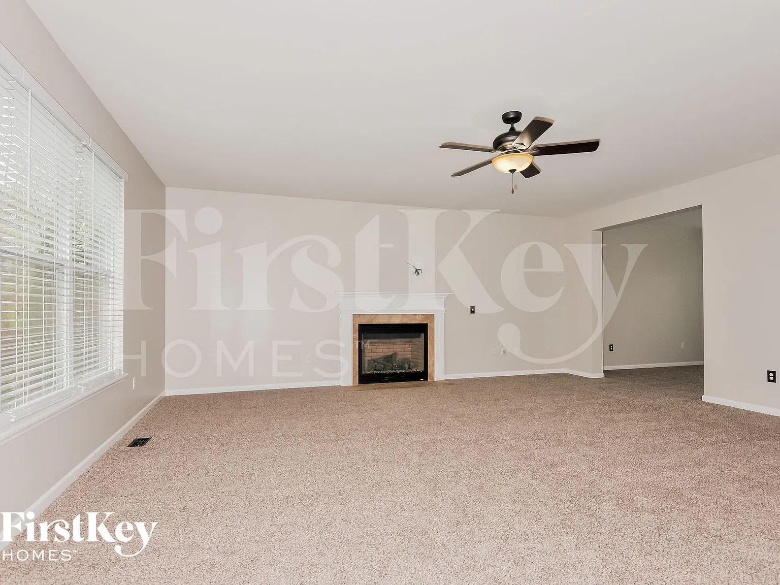 4 bed, 2.5 bath, 3056 sqft, $2,850 — Photo 4