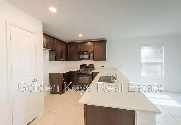 2629 Turtle Dove Dr — Photo 5