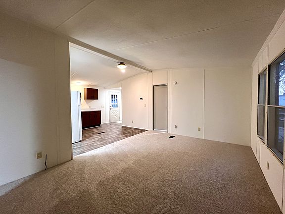 2nd image of 413 Elm Ln
