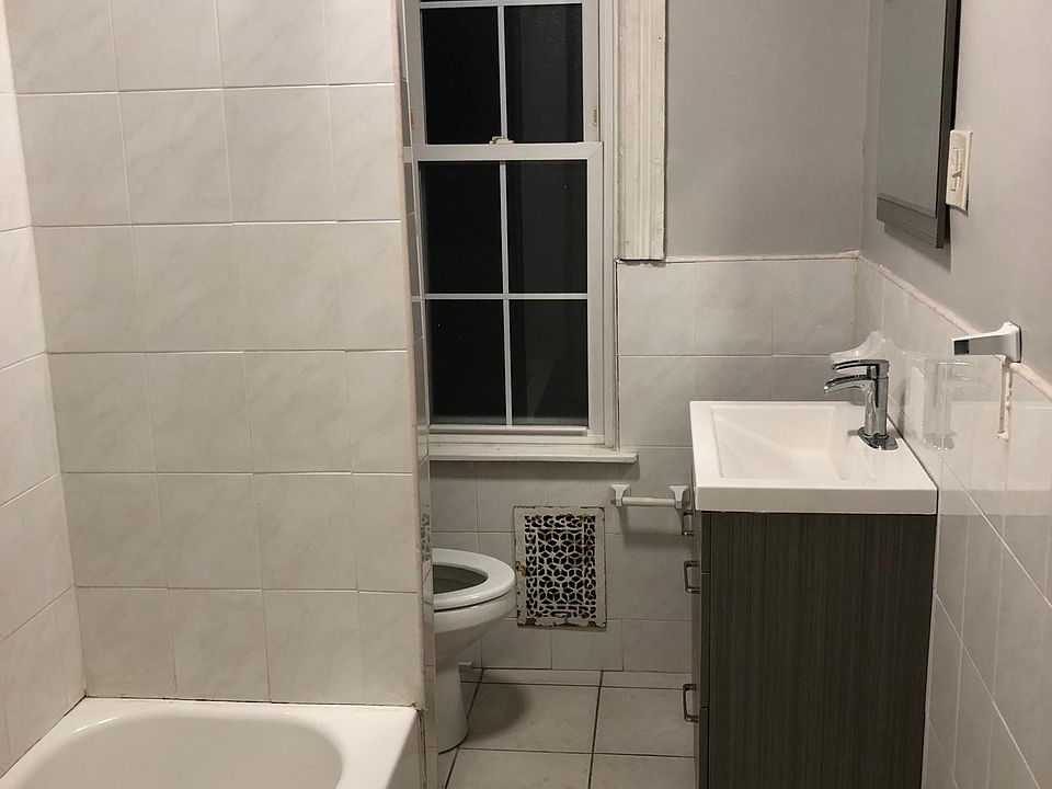 2nd image of 37 Rich Ave #2