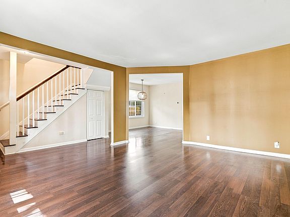 4th image of 1543 Fischrupp Ave