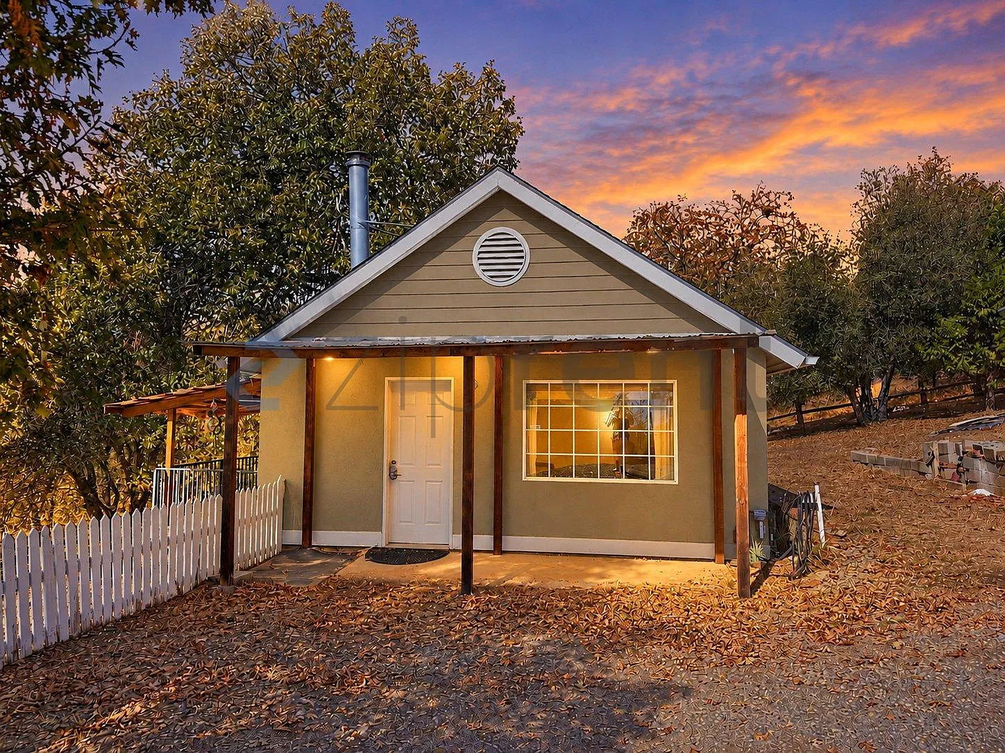 4 bed, 3.5 bath, 1877 sqft, $2,655 — Photo 4