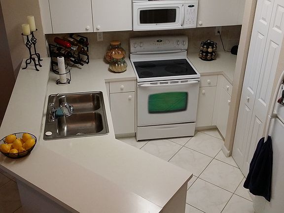 4th image of 510 Princess Dr