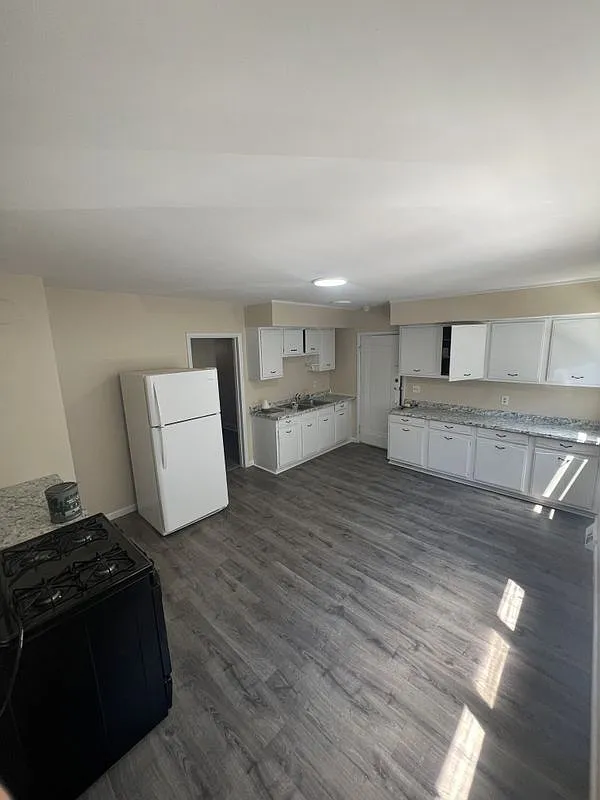 3 bed, 1.0 bath, 1248 sqft, $1,500 — Photo 4