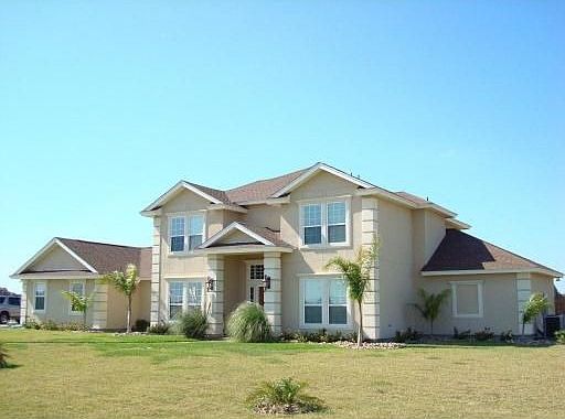 Front view of the house, over 1 acre lot