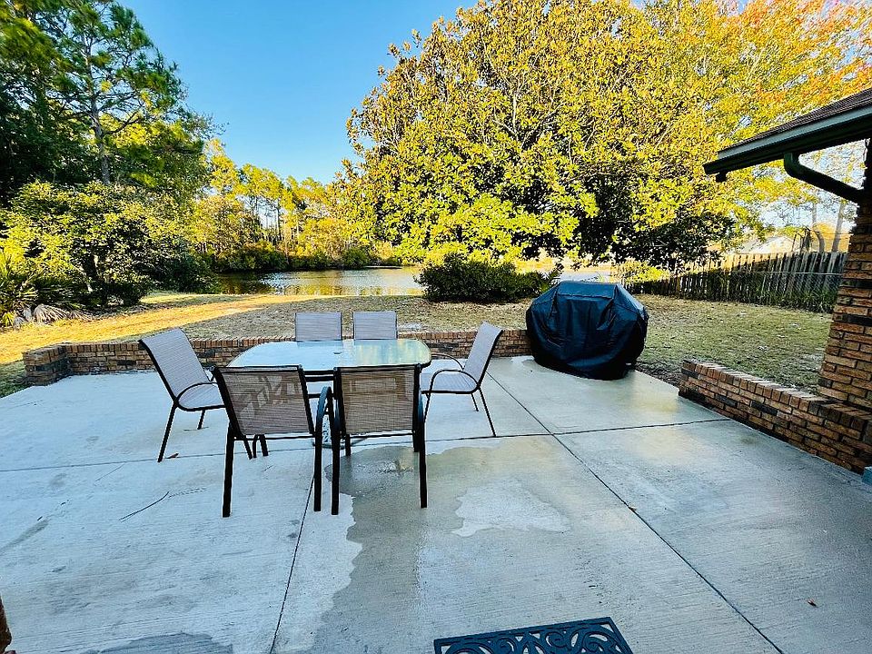 back patio overlooking the lake.