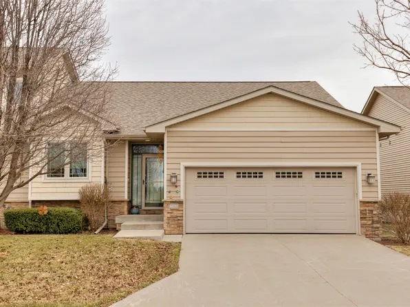 5501 Prairie Pkwy, Johnston, IA 50131