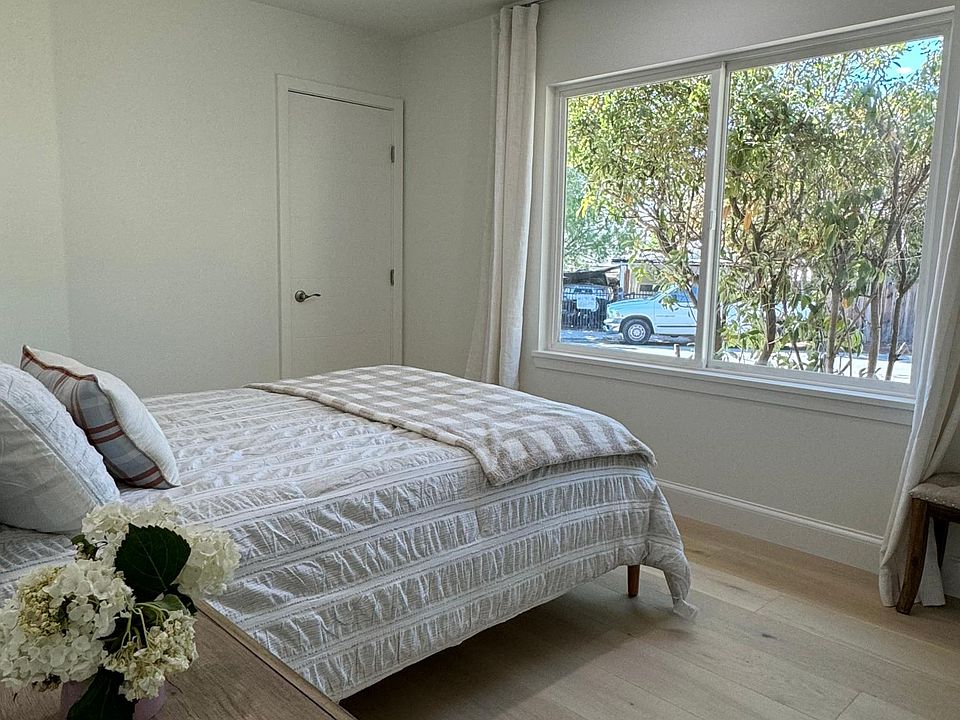 1st image of 860 Tallent Ave
