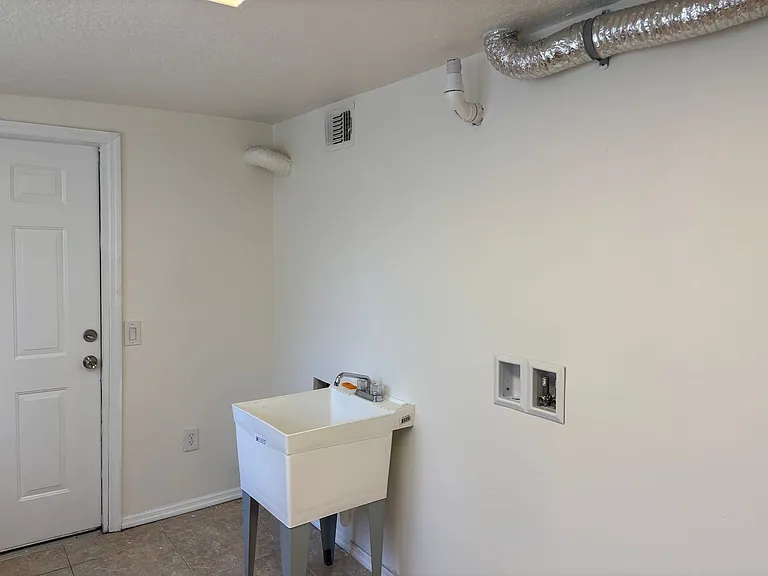 1824 S Brookview Dr — Photo 17