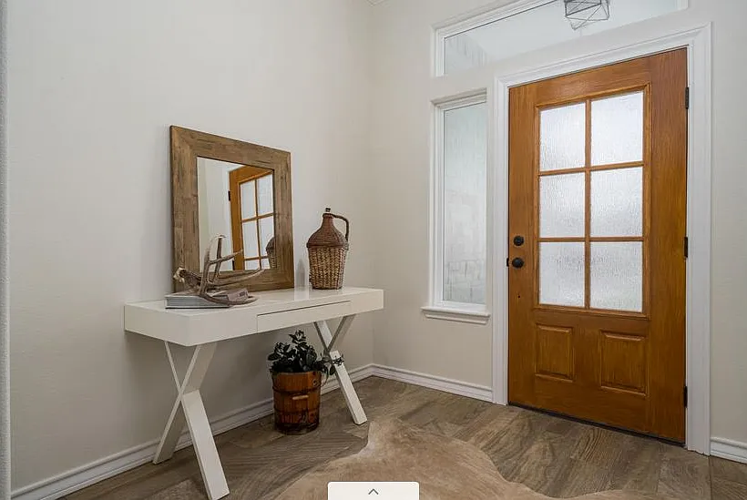 3 bed, 1796 sqft, $2,395 — Photo 3