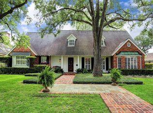 926 Old Lake Rd, Houston, TX 77057