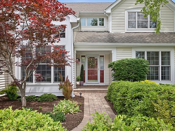 2nd image of 755 Warwick Ct