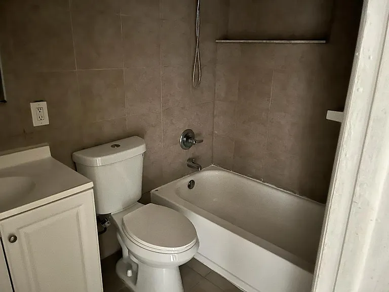 11229 SW 5th Ter #11229 — Photo 5