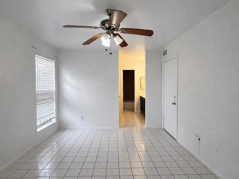 8200 Broadway St #309N — Photo 12
