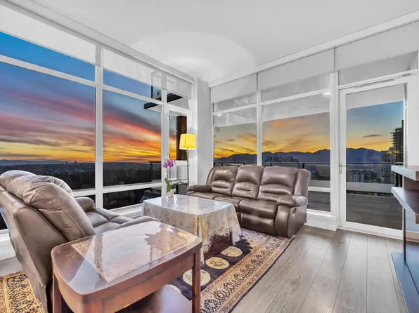 6188 Wilson Ave #2701, Burnaby, BC V5H 0A5