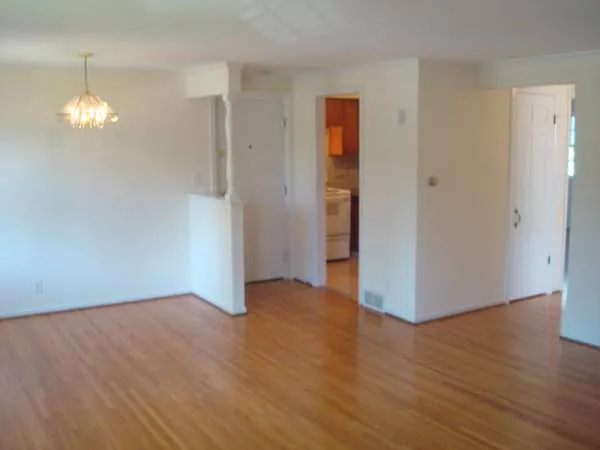 57 Flower St — Photo 3
