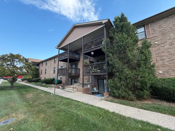 9804 Whipps Mill Rd Unit 6, Louisville, KY 40223