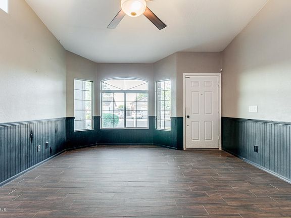2nd image of 4023 E Meadow Lark Way