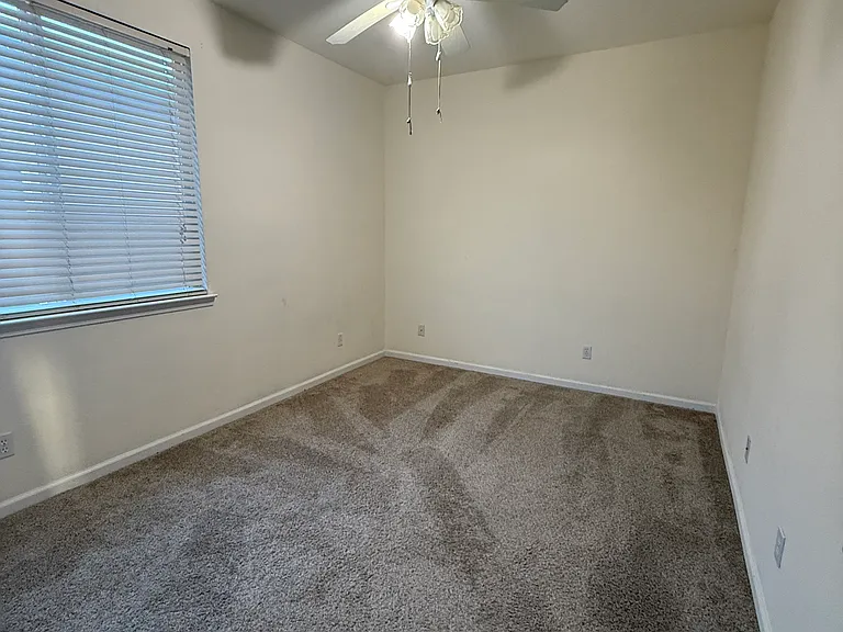 1661 Columbus Rd — Photo 20