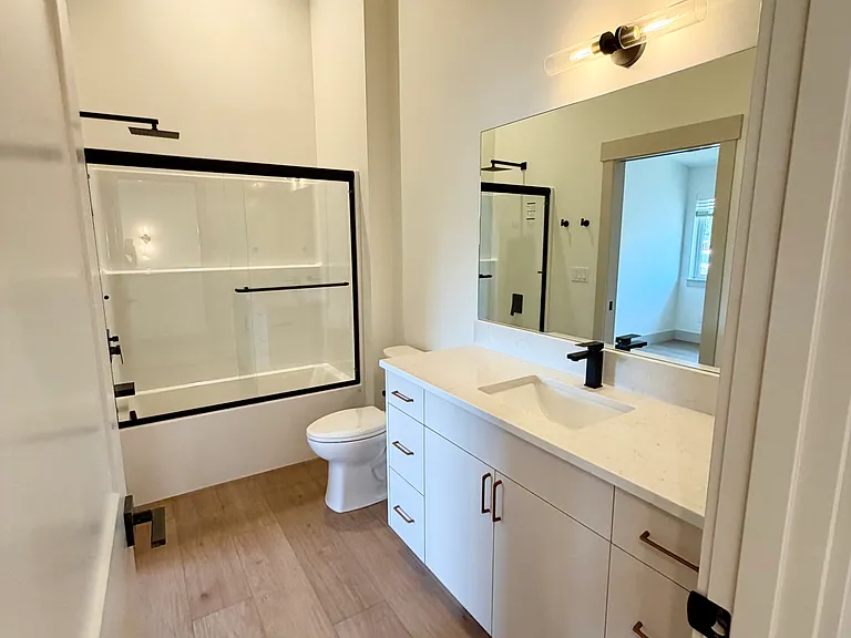 122 N Locust St #2 — Photo 12