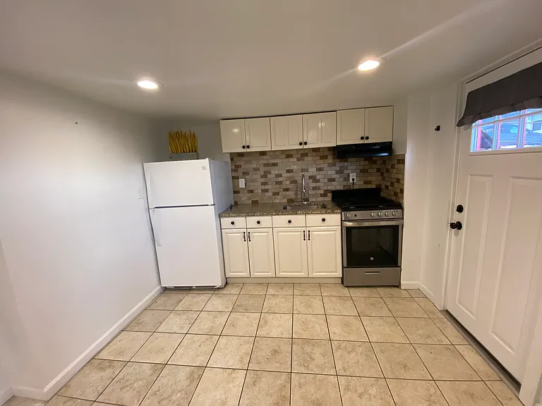 24 Prospect Ave #1 — Photo 2