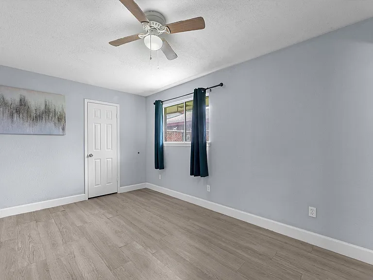 4431 Oak Shadows Dr — Photo 6