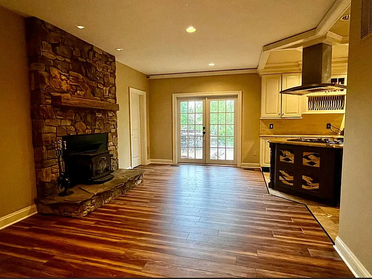 4 Hayfield Ct — Photo 8