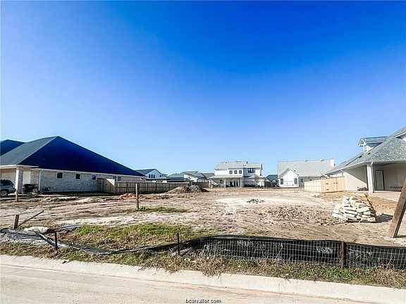 4th image of 4817 Crystal Ridge Ct