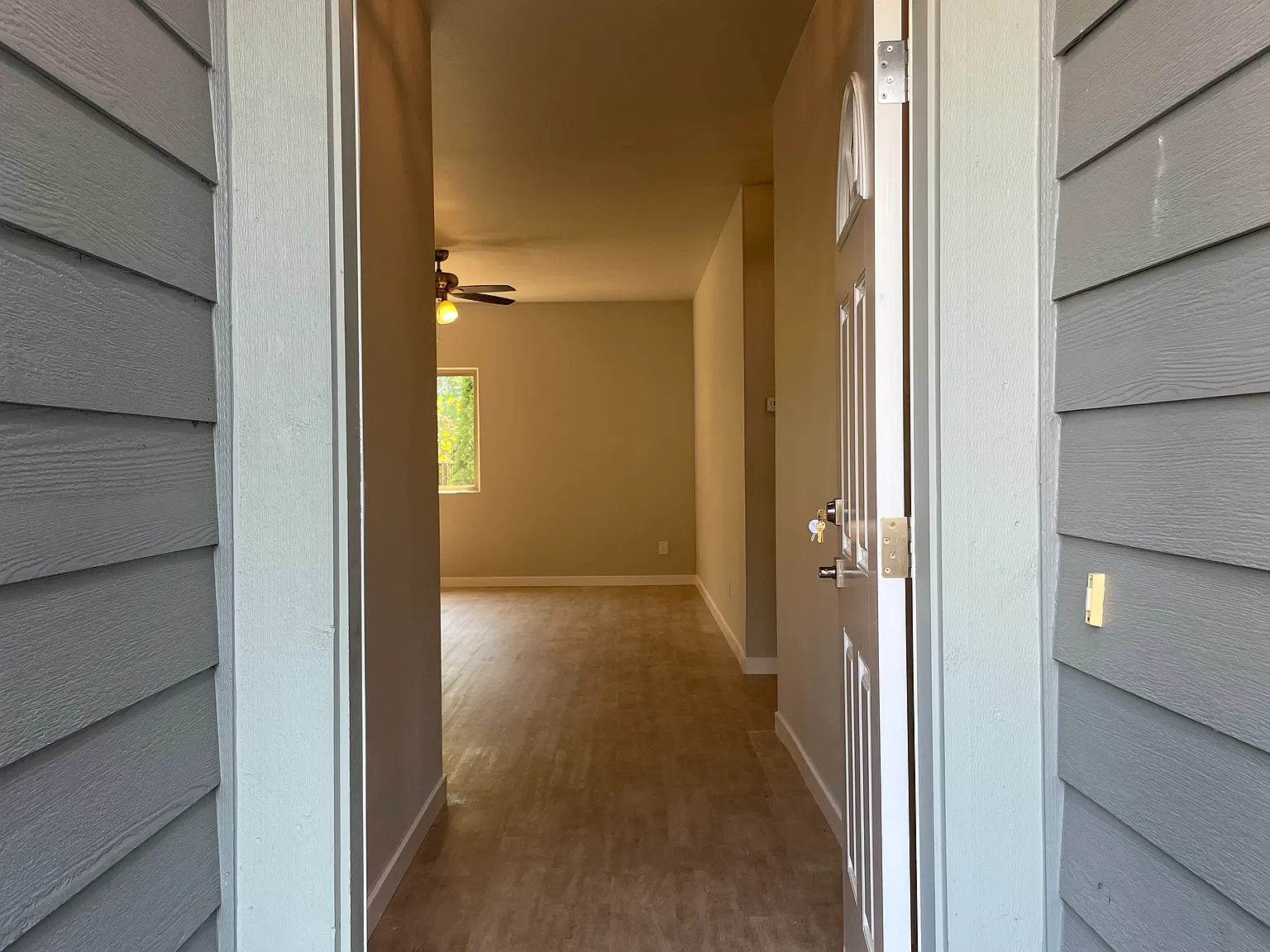 3 bed, 1420 sqft, $2,595 — Photo 2