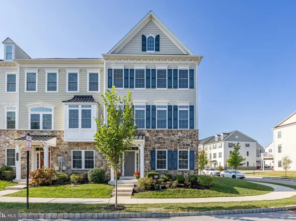 600 Cliff Ln, Malvern, PA 19355