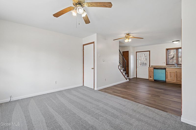 5th image of 21-23 Maple Avenue