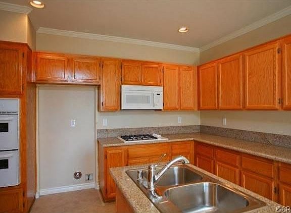 5th image of 26430 Elder Ave