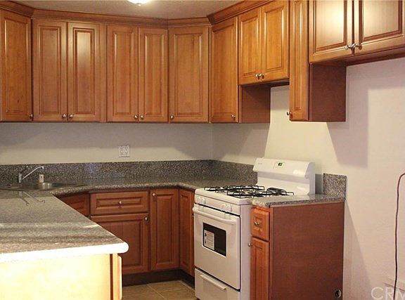 5th image of 20326 Seine Ave