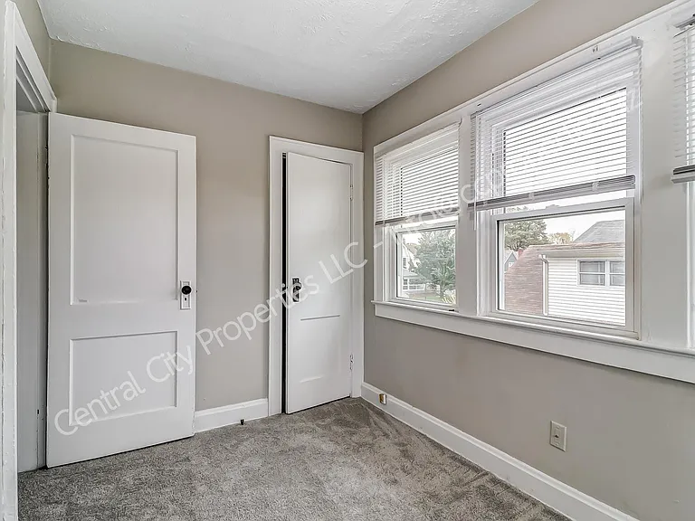 1267 Wilson Ave — Photo 13