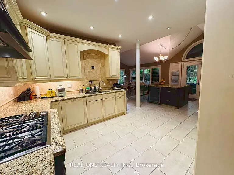 2361 Silverwood Dr — Photo 11