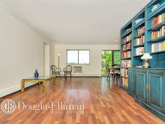 5th image of 304 Kemeys Ave #304