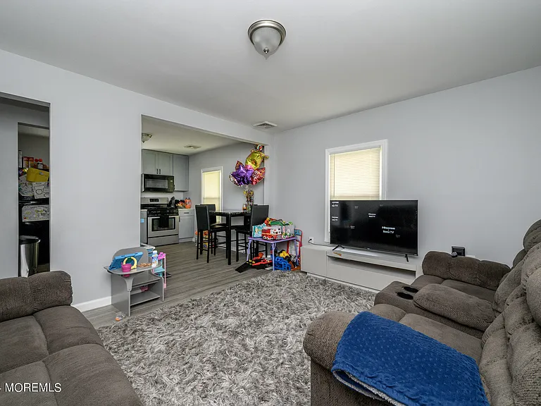 405 Main St #2 — Photo 7