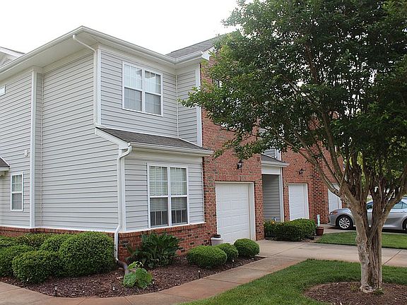 3rd image of 629 Oakfield Trl