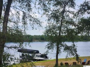 6008 Sun Lake Dr, Plattsmouth, NE 68048