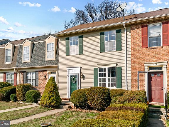 3rd image of 446 Logan Dr