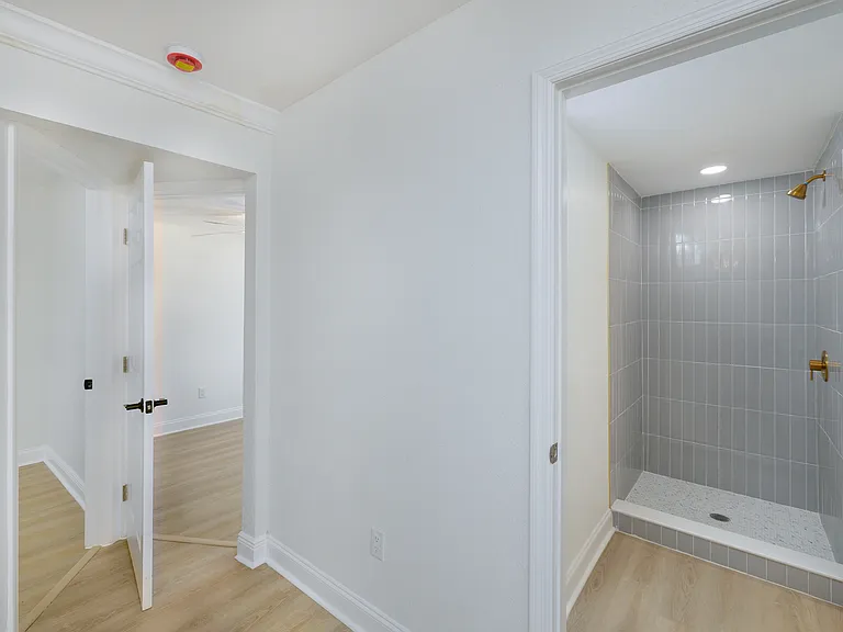 618 7th Ave N #1 — Photo 5