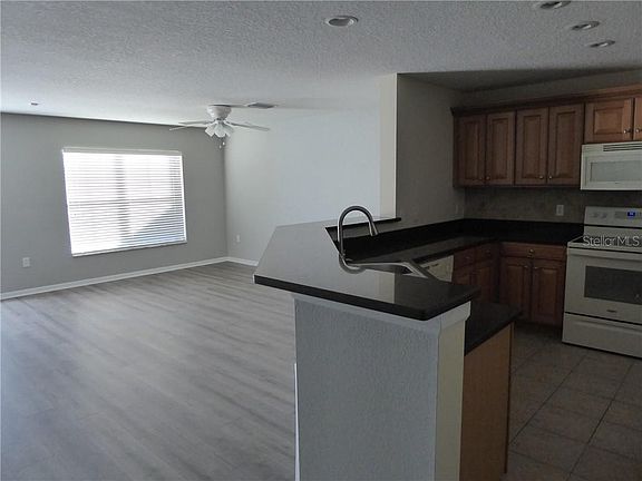 2nd image of 10827 Johanna Ave